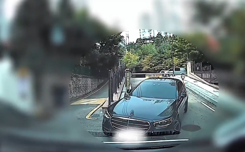 서울경찰청 기동순찰대는 지난달 21일 41억원대 상습 사기 혐의로 수배 중인 A씨를 검거했다고 5일 밝혔다. 서울경찰청 제공