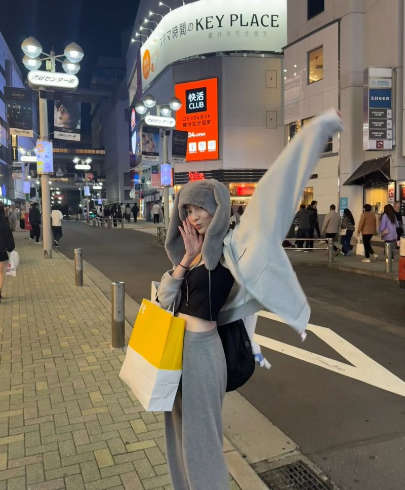 박지현 토끼 모자 쓰고 귀여운 모습…즐거운 여행 중