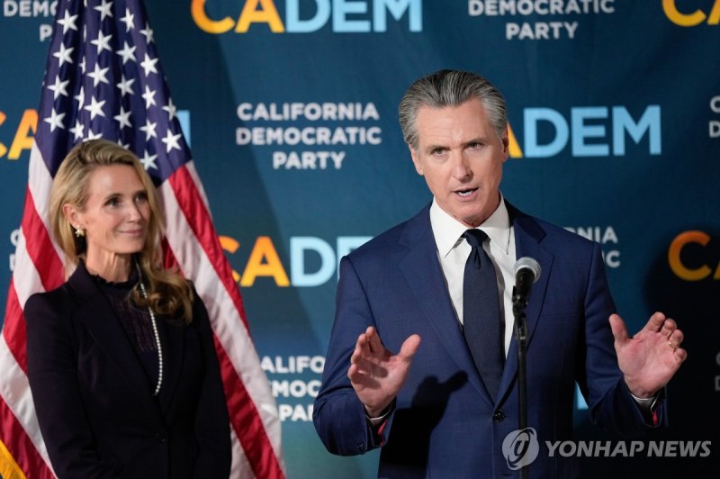 지난 4일 기자회견하는 개빈 뉴섬 캘리포니아 주지사 (출처=연합뉴스)