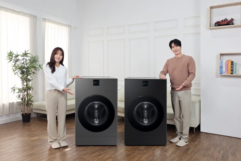 [서울=뉴시스]인터넷 바카라 모델이 '비스포크 AI 콤보' 신규 색상 신제품을 소개하고 있다. (사진=삼성전자 제공) photo@newsis.com *재판매 및 DB 금지