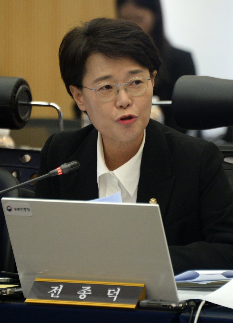 [전주=뉴시스] 김얼 기자 = 진보당 전종덕(비례) 국회의원. 2025.10.17. pmkeul@newsis.com