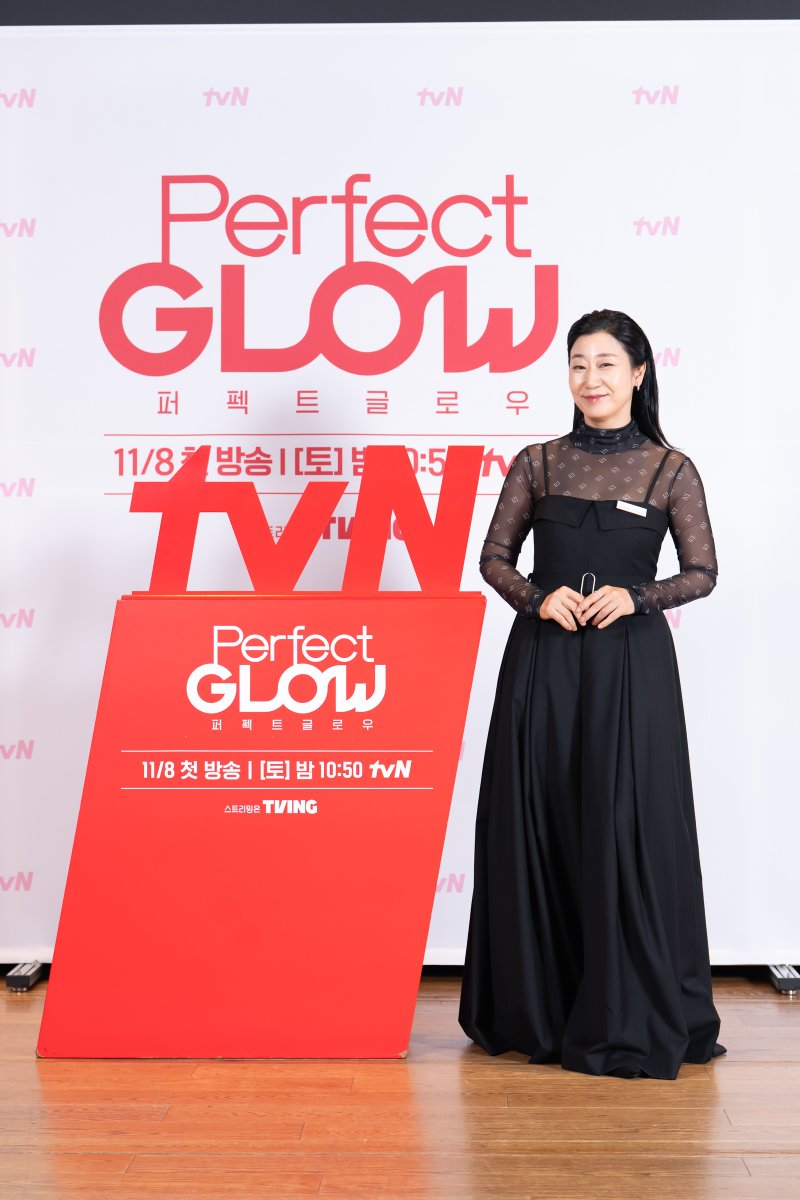 라미란 '퍼펙트 글로우' 섭외받고 '왜 나를?' 싶어…부담됐다