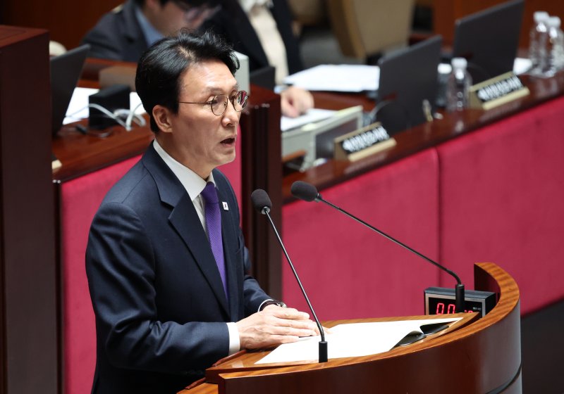 [서울=뉴시스] 김명년 기자 = 김민석 국무바카라 에볼루션가 6일 서울 여의도 국회 예산결산특별위원회 회의장에서 열린 예결위 첫 전체회의에 참석해 인사말을 하고 있다. 2025.11.06. kmn@newsis.com