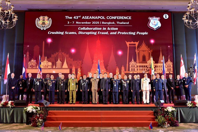 [서울=뉴시스]경찰청은 이달 3일부터 6일까지 태국 방콕에서 열린 제43차 바카라사이트 쇼미더벳아나폴(ASEANAPOL) 총회에서 대한민국 경찰청이 제안한 '초국가 스캠·인신매매 대응을 위한 글로벌 공조 작전(Breaking Chains)' 결의안이 바카라사이트 쇼미더벳 10개 회원국의 만장일치로 채택됐다고 6일 밝혔다.(사진=경찰청 제공)