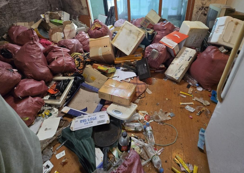 보증금 없이 월세 살던 세입자, 쓰레기장 만들고 도주