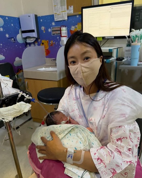 '이혼 후 둘째 출산' 이시영, 2주에 5000만원…초호화 산후조리원 머문다