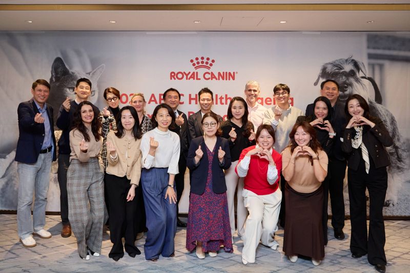 '반려동물의 건강한 노화'를 위하여 한자리에 로얄캐닌과 아시아태평양의 수의사들. 로얄캐닌