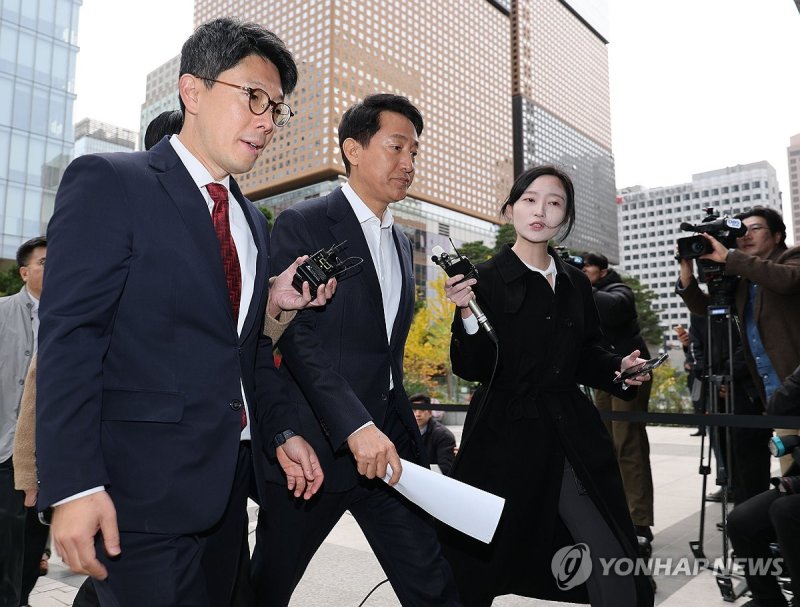 민중기 특검 출석하는 오세훈 시장 (출처=연합뉴스)