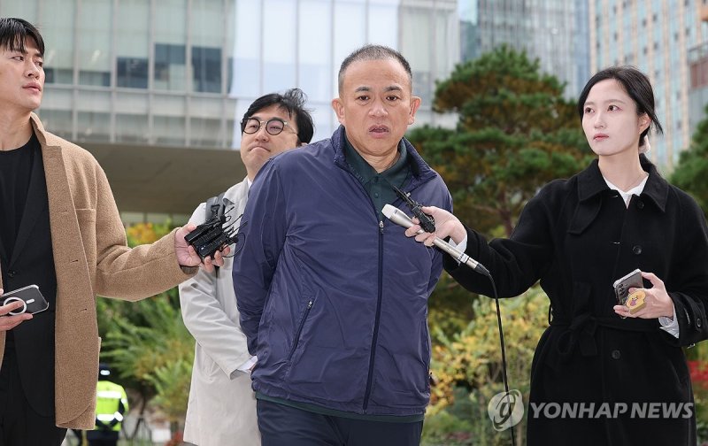 민중기 특검 출석하는 명태균 씨 (출처=연합뉴스)