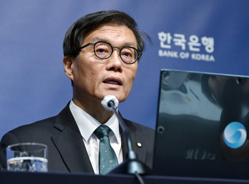 이창용 한국바카라 베팅 총재가 28일 서울 중구 한국바카라 베팅에서 금융통화위원회를 마치고 기자간담회를 갖고 있다. 2025.8.28/뉴스1 ⓒ News1 사진공동취재단