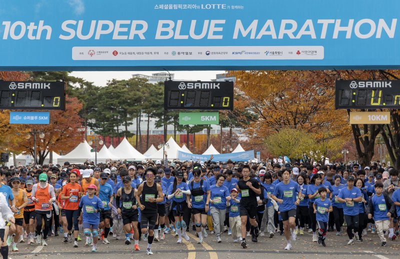 8일 메이저 바카라사이트 유니88벳가 서울 상암동 평화의공원 평화광장 일대에서 개최한 제10회 메이저 바카라사이트 유니88벳에서 참가자들이 달리고 있다.(사진=메이저 바카라사이트 유니88벳그룹 제공) *재판매 및 DB 금지