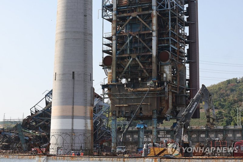 고소작업차도 투입 (출처=연합뉴스)