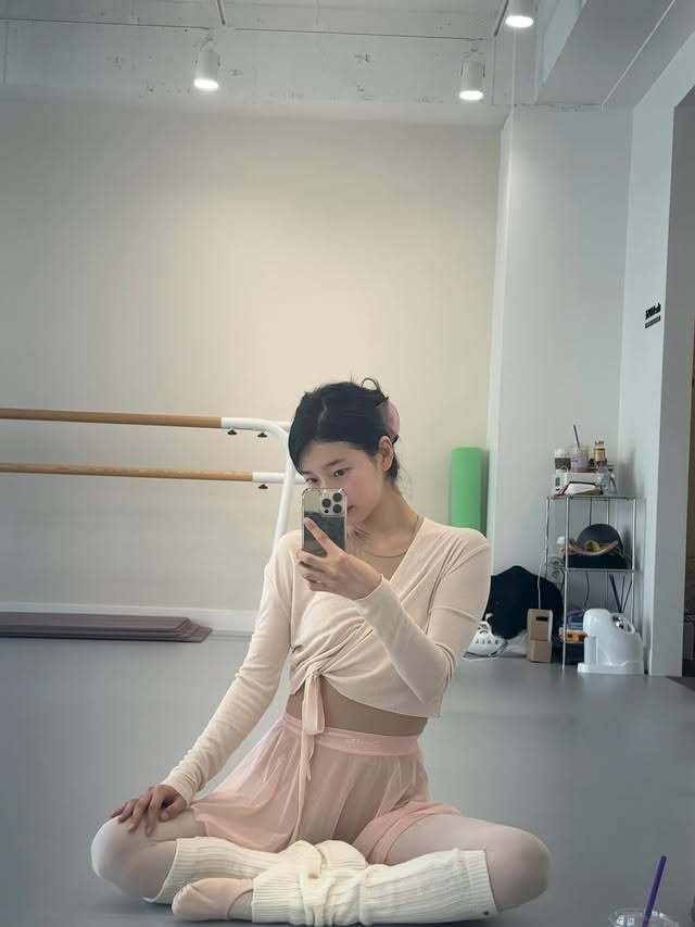 수지, 발레 삼매경…완벽한 180도 다리 찢기 [N샷]