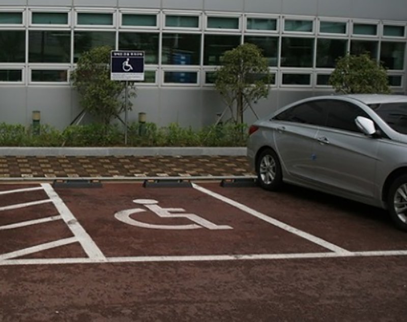 [평창=뉴시스] 장애인전용주차구역. (사진=뉴시스 DB). photo@newsis.com *재판매 및 DB 금지