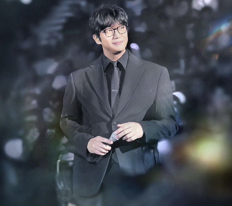 성시경, 연말콘서트 예정대로…'매니저 배신' 상처 딛고