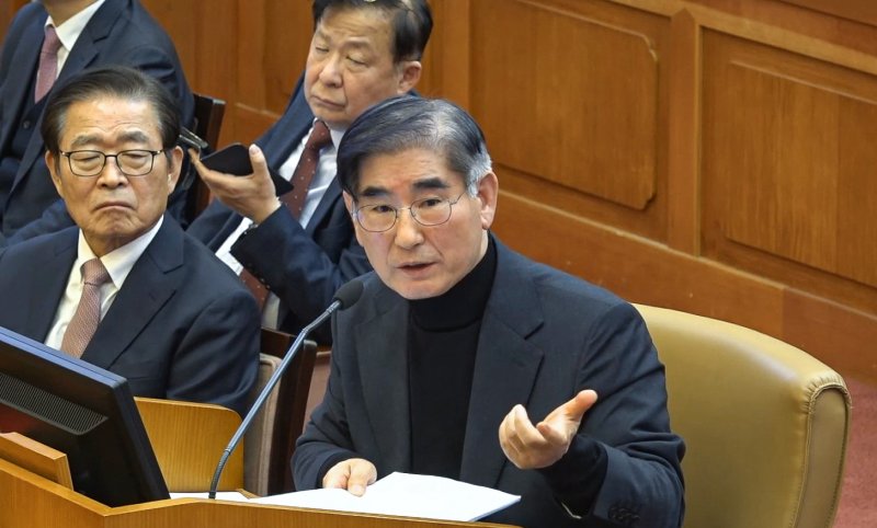 김용현 전 국방부 장관이 1월 23일 오후 서울 종로구 헌법재판소에서 열린 윤석열 대통령 탄핵심판 4차변론에 증인으로 출석해 발언하고 있다. (헌법재판소 제공) 2025.1.23/뉴스1