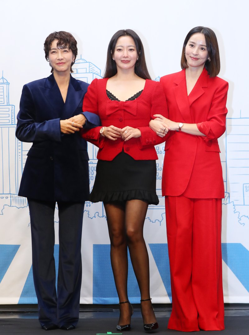 김희선 "육아로 6년 공백…경단녀 역 공감됐죠"