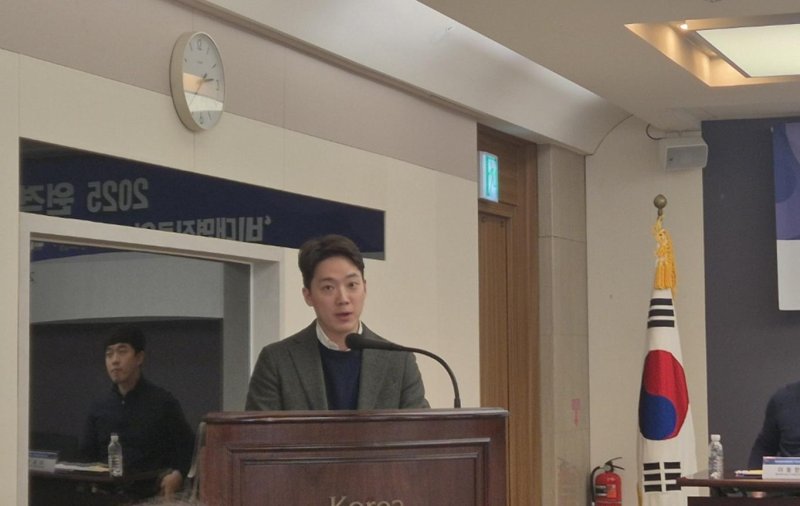 선재원 나만의닥터 대표가 10일 프레스센터에서 열린 기자간담회에서 비대면진료의 효용성과 가치에 대해 설명하고 있다. 사진=강중모 기자