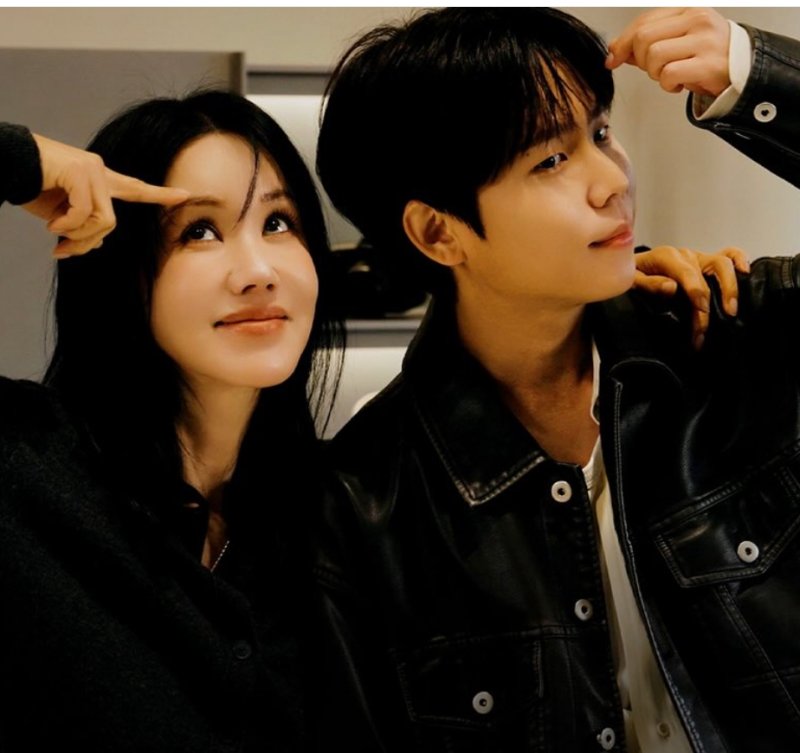 엄정화 27세 연하남과 찰칵…"따스한 데이트"