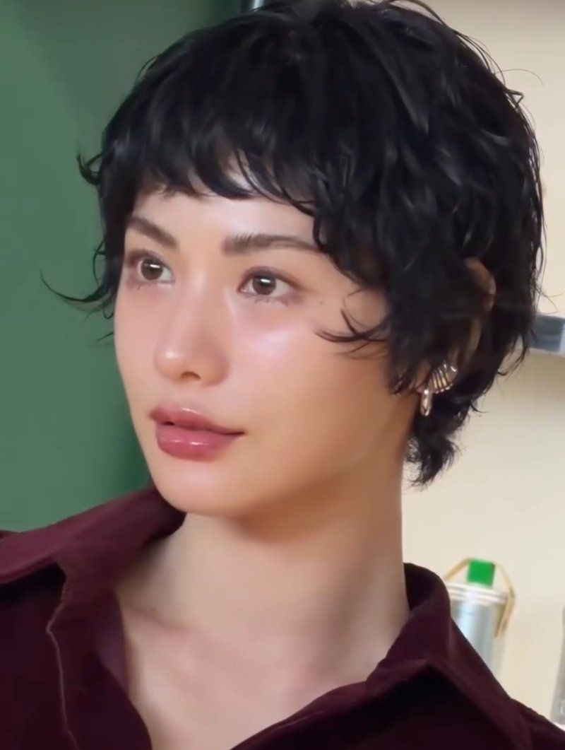 나나 숏컷도 예쁘네…뚜렷 이목구비에 깜짝