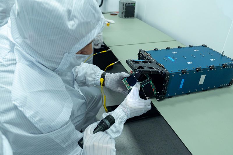 브라질 우주청 지원으로 개발한 산타카타리나 연방대학교(UFSC) SpaceLab 개발 위성 2기 (FloripaSat-2A & FloripaSat-2B). 이노스페이스 제공