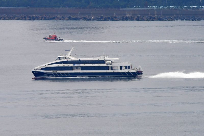경북 포항여객선터미널에서 출항한 포항~울릉 정기여객선인 대재페리(주) 썬라이즈호. 뉴스1
