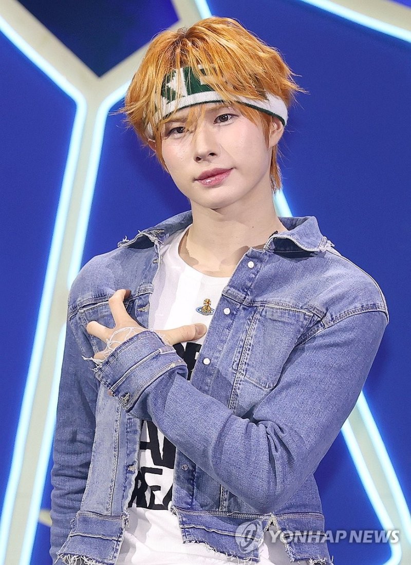 포즈 취하는 경민 (출처=연합뉴스)