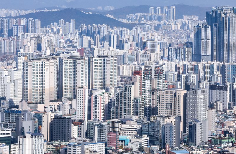 9일 서울 남산에서 바라본 아파트 단지 모습. 2025.11.9/뉴스1 ⓒ News1 이호윤 기자