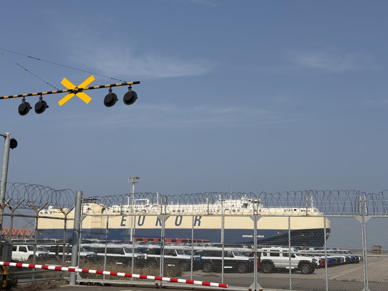 한국GM의 수출기지 역할을 했던 군산항 자동차 전용부두. GM 차량은 찾을 수 없었다. 사진=정원일 기자