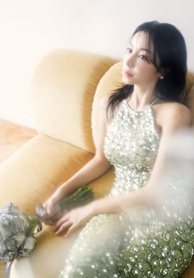 결혼 앞둔 김옥빈, 여신 미모 뽐낸 드레스 자태
