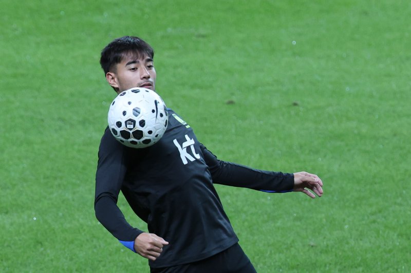 [서울=뉴시스] 권창회 기자 = 브라질과 친선평가전을 앞둔 대한민국 인터넷 바카라사이트 국가대표팀 선수들이 9일 오후 서울 마포구 상암월드컵경기장에서 훈련을 하고 있다. 2025.10.09. kch0523@newsis.com