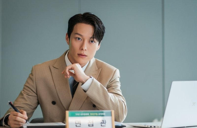 '키스는 괜히 해서!' 장기용·안은진, 첫방부터 천재지변 키스