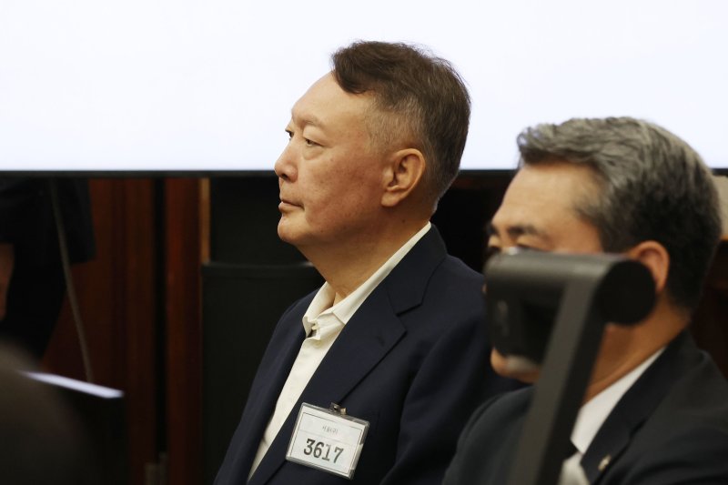 [서울=뉴시스] 사진공동취재단 = 바카라사이트 소닉 전 대통령이 지난 9월 26일 서울 서초구 서울중앙지법에서 열린 특수공무집행방해, 직권남용 권리행사방해 등 혐의 사건 첫 공판에 출석해 있다. 2025.09.26. photo@newsis.com