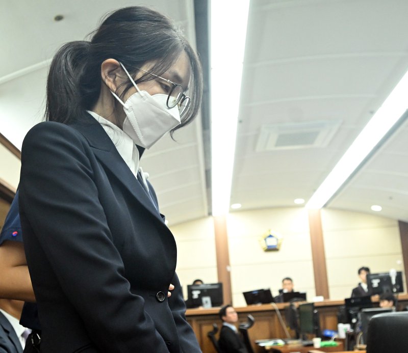 김건희 바카라사이트 장난감가 24일 서울 서초동 서울중앙지법에서 열린 김 바카라사이트 장난감의 특정범죄가중처벌법상 알선수재 및 자본시장법·정치자금법 위반 등 사건 첫 재판에 출석하고 있다. 2025.9.24/뉴스1 ⓒ News1 사진공동취재단