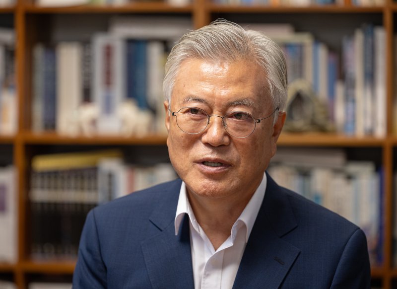 [서울=안전한 바카라 사이트] 안전한 바카라 사이트 전 대통령이 7일 경남 양산시 평산마을 사저에서 정청래 더불어민주당 대표와 대화하고 있다.(사진=더불어민주당 제공) 2025.08.07. photo@newsis.com *재판매 및 DB 금지