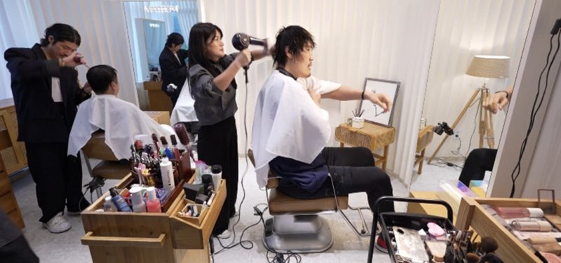 '한줌 매직' 최홍만, 일일 쇼호스트 도전…특급 애교에 매출 10억 돌파