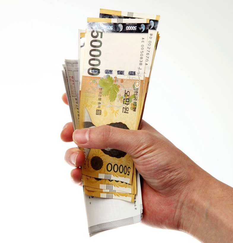 재벌집 아들 사칭해 고교 시절 연인 속여 2억원 뜯어낸 男