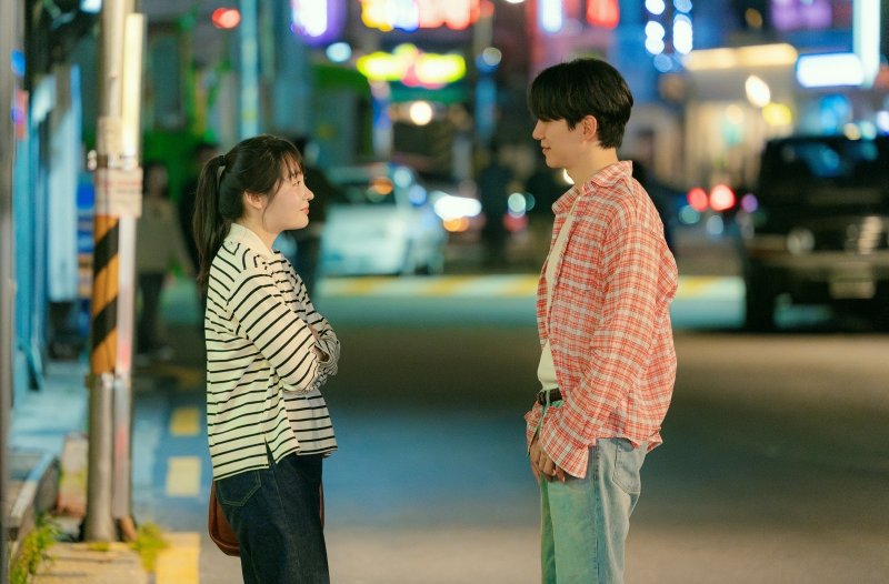 '태풍상사' 이준호·김민하, 키스 후 더 묘해진 기류…'풍선커플' 될까