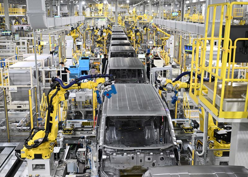 화성 EVO Plant East 차체 용접 생산라인 모습. 기아 제공.