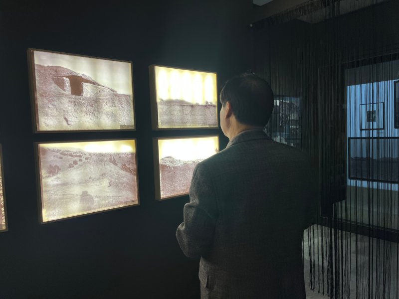 [라이브바카라=뉴시스] 흑백 사진전. (사진=라이브바카라시 제공) 2025.11.15 photo@newsis.com *재판매 및 DB 금지