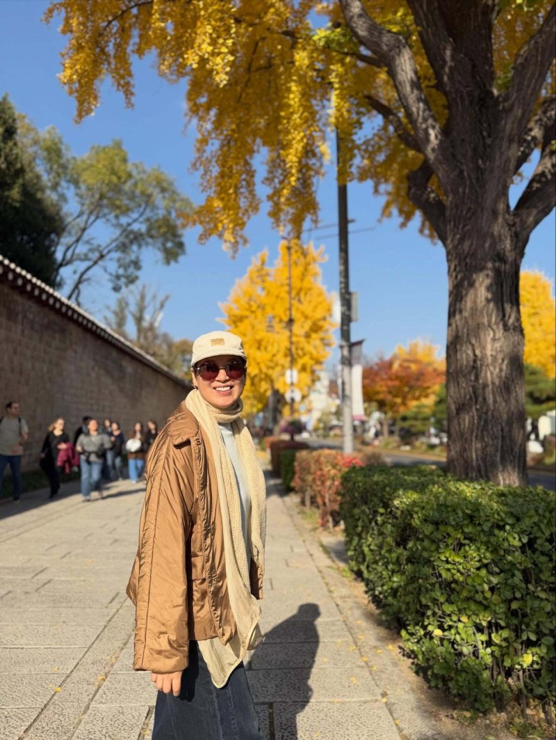 '유방암 투병' 박미선, 단풍길 산책 속 밝은 미소…행복한 근황 [N샷]