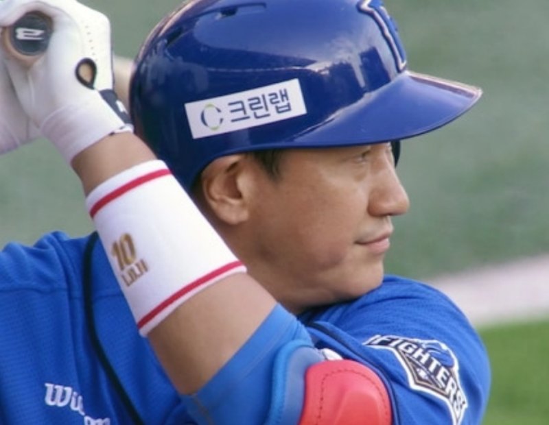 '불꽃야구' 부산과기대와 치열한 승부…이대호 뜨거운 스윙 예고