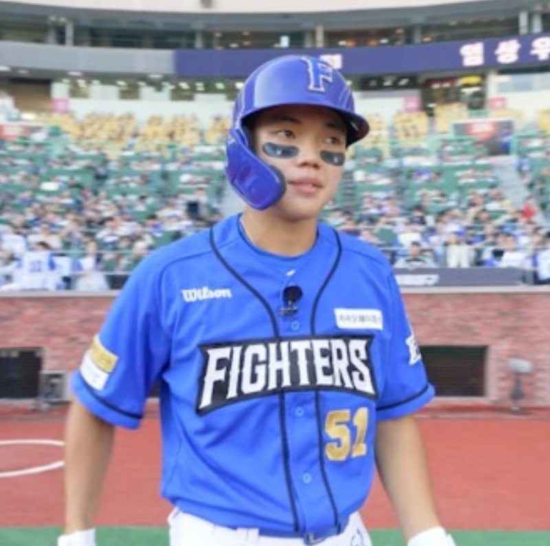 '불꽃야구' 부산과기대와 치열한 승부…이대호 뜨거운 스윙 예고