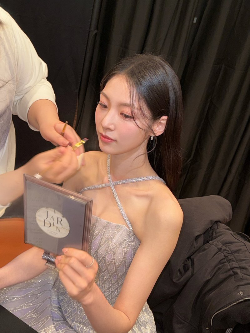 공승연, 인형 같은 드레스 자태…자체 발광 비주얼 [N샷]