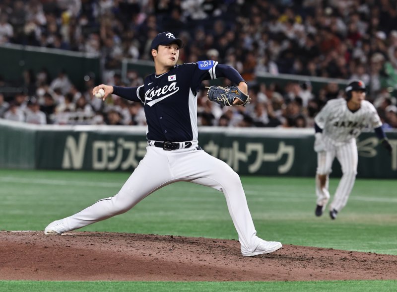 15일 오후 토토 바카라 도쿄돔에서 열린 월드베이스볼클래식(WBC) 대비 평가전 '2025 케이 베이스볼 시리즈(K-BASEBALL SERIES)' 일본과의 1차전 경기. 대한민국 투수 이민석이 역투하고 있다. 2025.11.15/뉴스1 ⓒ News1 구윤성 기자
