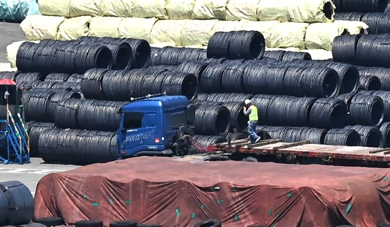 [평택=뉴시스] 김종택 기자 = 경기 평택시 포승읍 평택항 수출 야적장에 바카라사이트 홍보 승리바카라 제품이 쌓여있는 모습. 2025.06.04. jtk@newsis.com