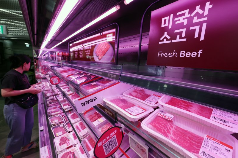 [서울=뉴시스] 조성우 기자 = 서울 시내 대형마트에서 판매되는 미국산 소고기. 2025.06.29. xconfind@newsis.com