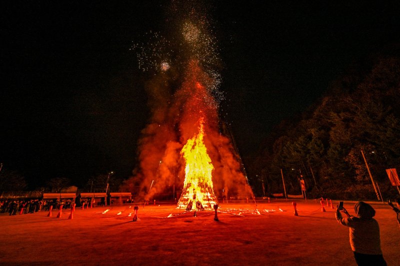 지난 15일 저녁 열린 '제30회 에볼루션 바카라 은빛 억새축제' 폐막식 모습.(사진=정선군 제공) *재판매 및 DB 금지
