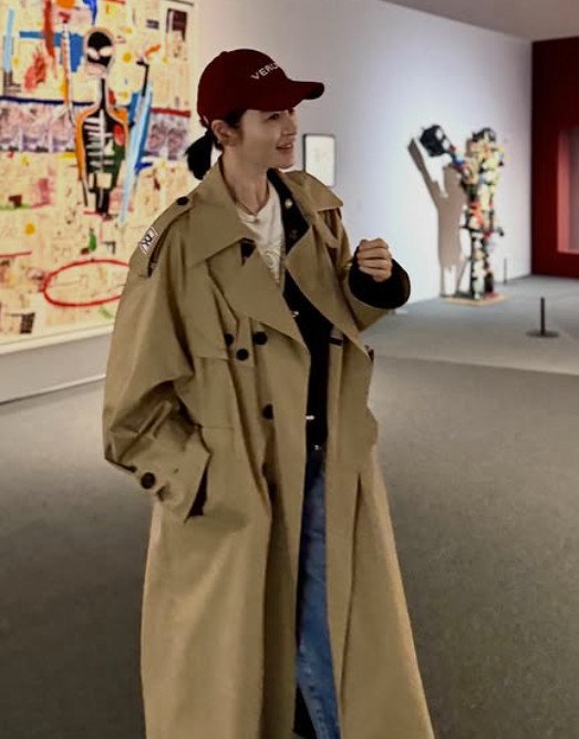 김혜수, 얼마나 작은지 감도 안오는 얼굴 크기…전시회 밝힌 미모