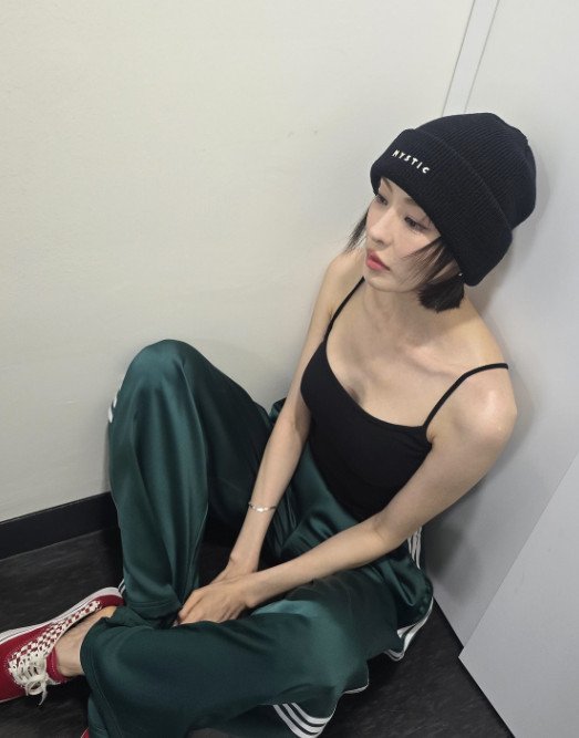 이다희, 앙상한 팔…'뼈말라' 몸매 속 힙한 포즈 [N샷]